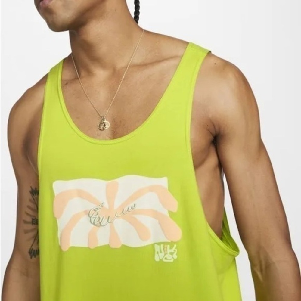 NIKE Sportswear Spring Break Tank Top Atomic Green Men's Size small unisex